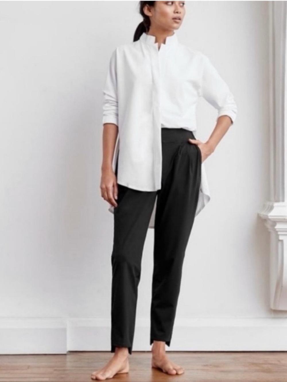 ADAY Black Straight-Leg Women's Pants size M.